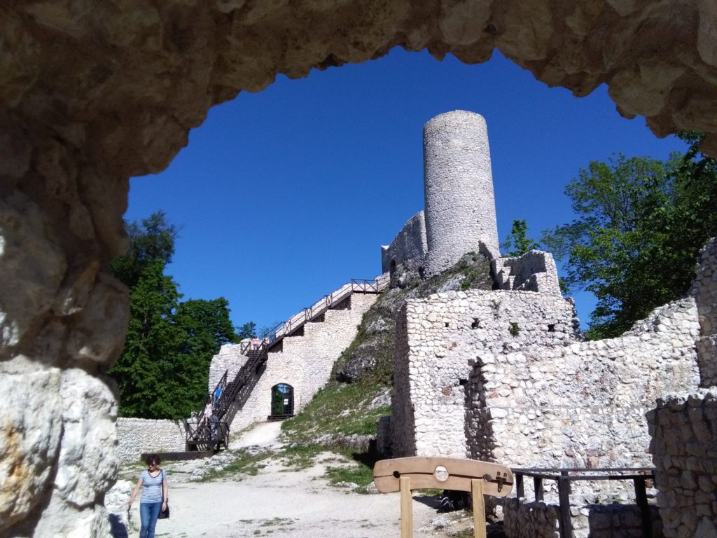 Szlak Orlich Gniazd – część środkowa: zamki Rabsztyn i Smoleń